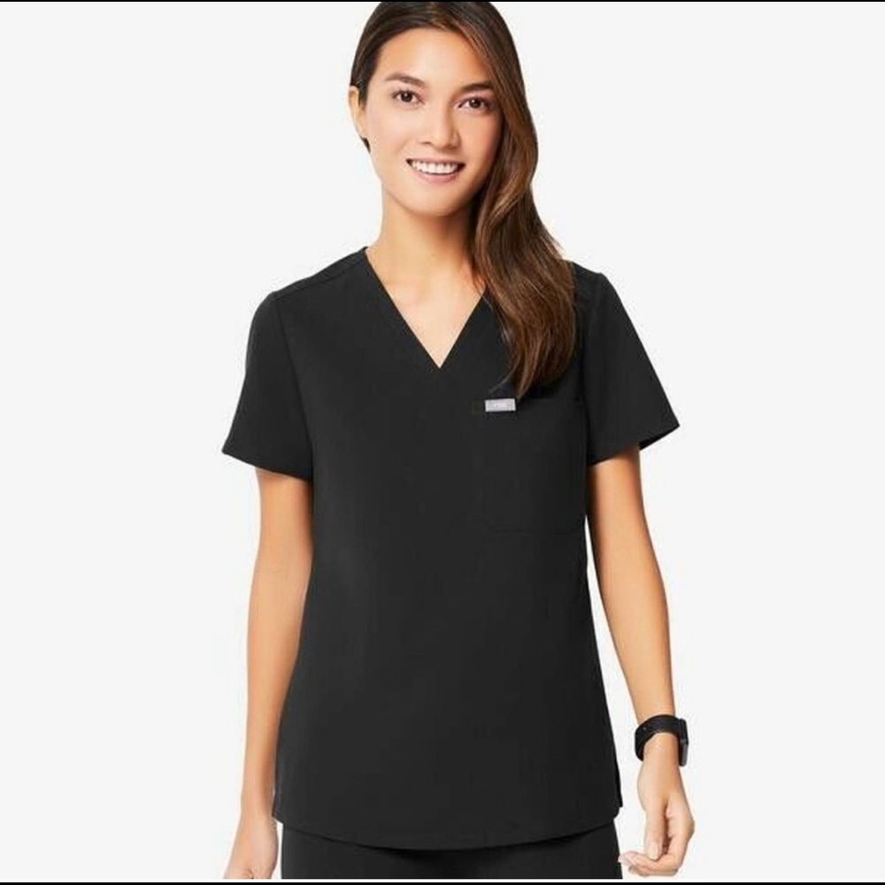 FIGS | XS catarina scrub top with front pocket